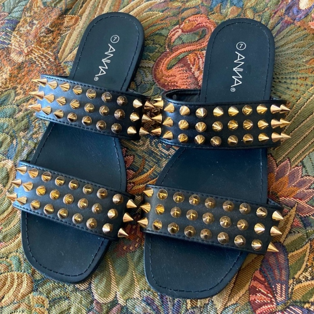 ANNA Black Spiky Studded Flat Sandals